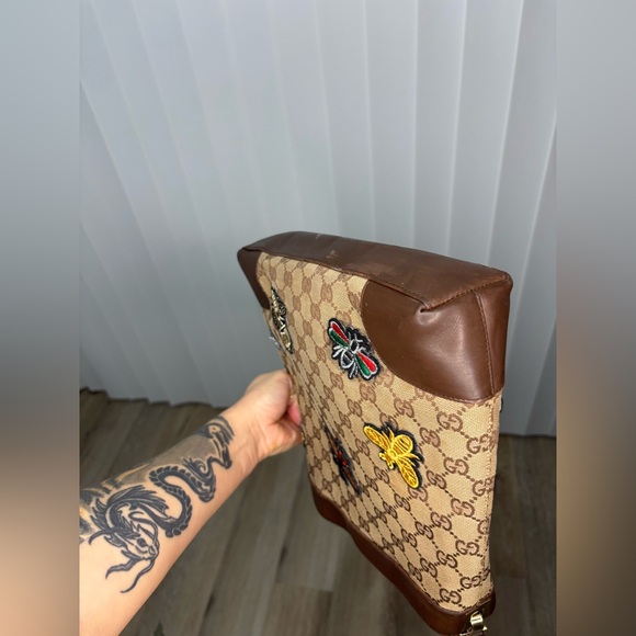 Gucci Tan and Brown Monogram Shoulder Bag - Picture 14 of 16